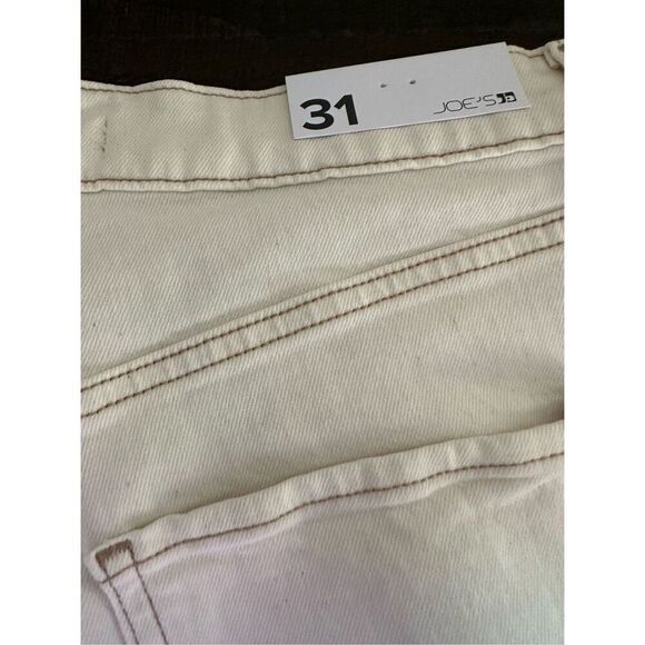 Joe's The Pleated Short High Rise Weightless Natural Size 31 shorts ￼ - Picture 7 of 9